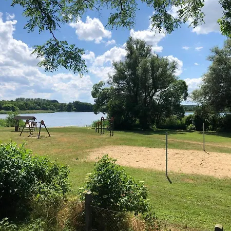 펜션 Haus Am Mit Steg, Boot, Kamin Und Sauna - Mecklenburgische Seenplatte